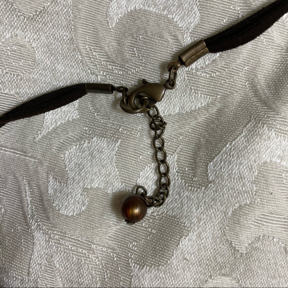 Vintage Tortoise shell necklace and earrings set - Picture 4 of 8